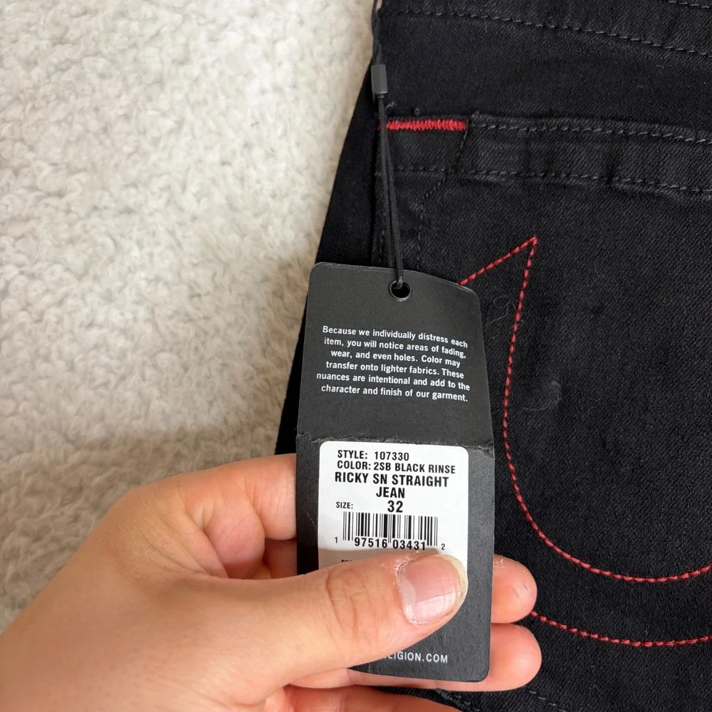 NEW True Religion Ricky Relaxed Straight Jeans Black Red 107330 Mens 32x33